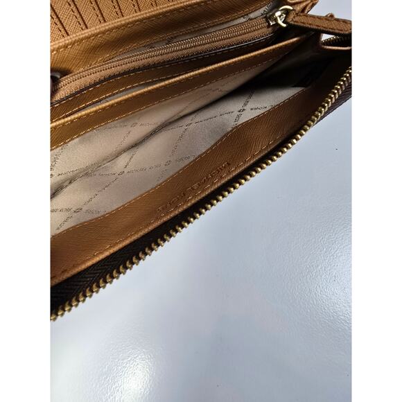 Michael Kors Jet Set Travel Large Logo Continental Wallet - Picture 5 of 5